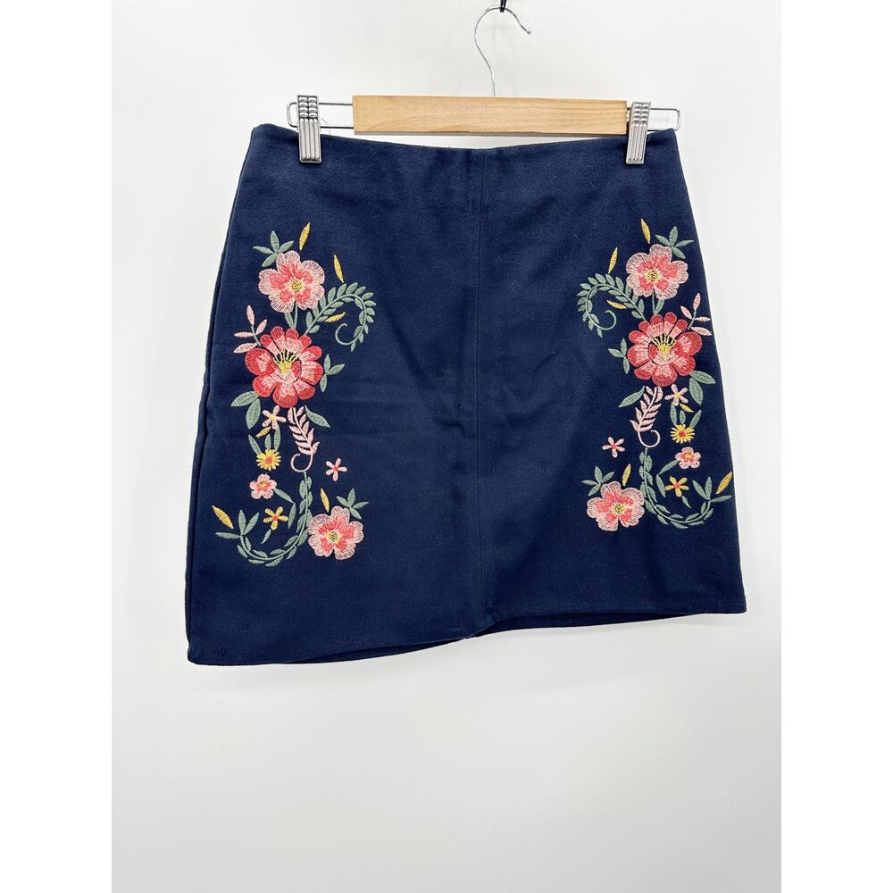 Mi Ami Women Navy Blue Floral Embroidered Cotton Mini Skirt WS30139‎ Medium